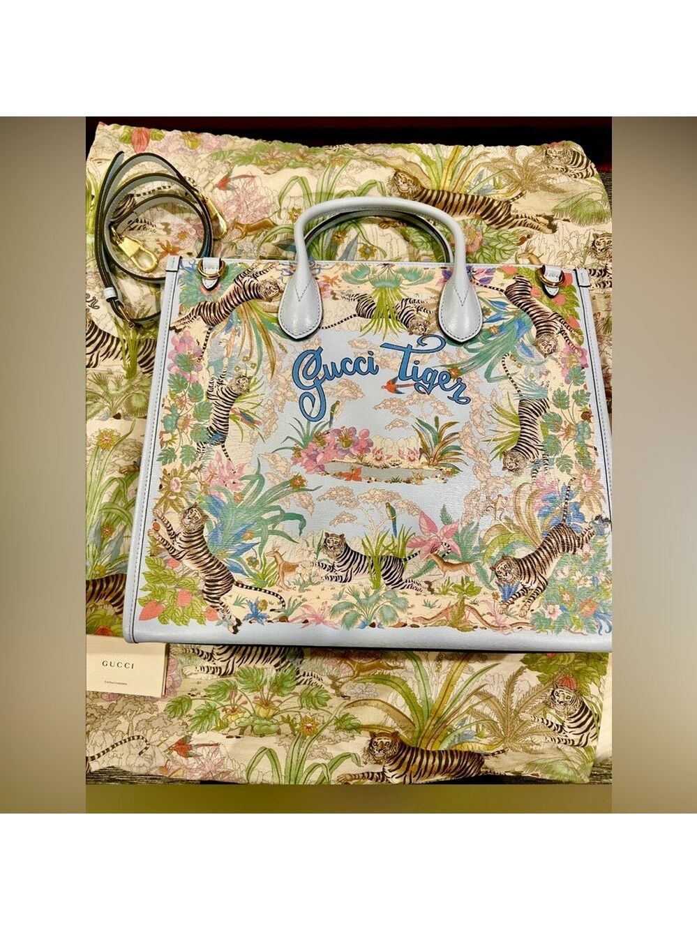 Like New GUCCI TIGER - Limited Edition Tote- w. matching dustbag & COA - Picture 1 of 8